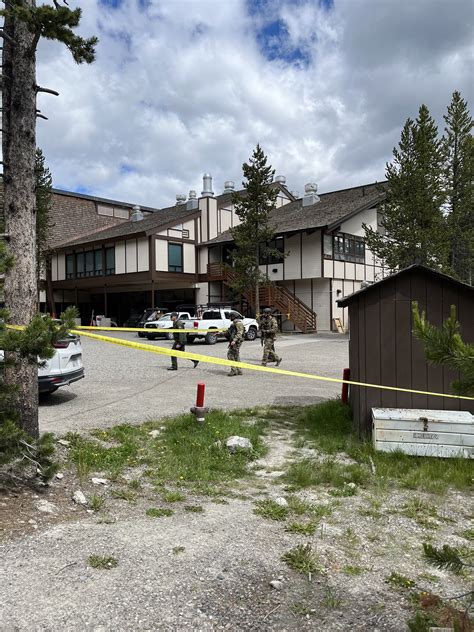 Shooting at Yellowstone National Park hotel leaves ranger injured .
